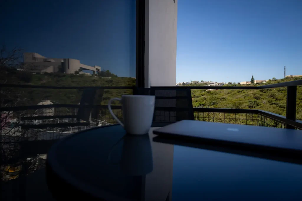 NoriaAlta_ValerieThomas-Balcony_table