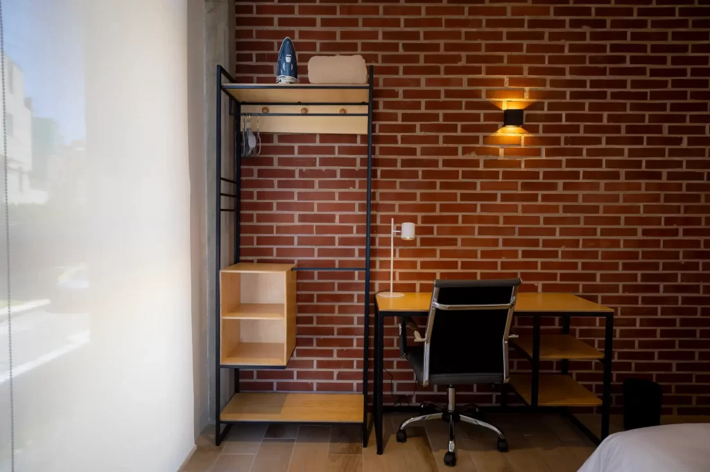 NoriaAlta_ValerieThomas-Room2_desk